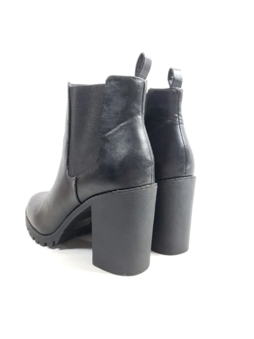 Clove these stylish
