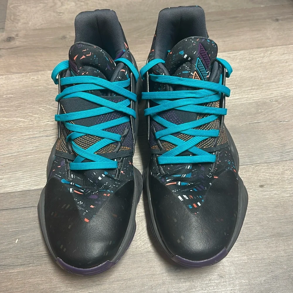 Mens Adidas Harden Vol. 4 size 10