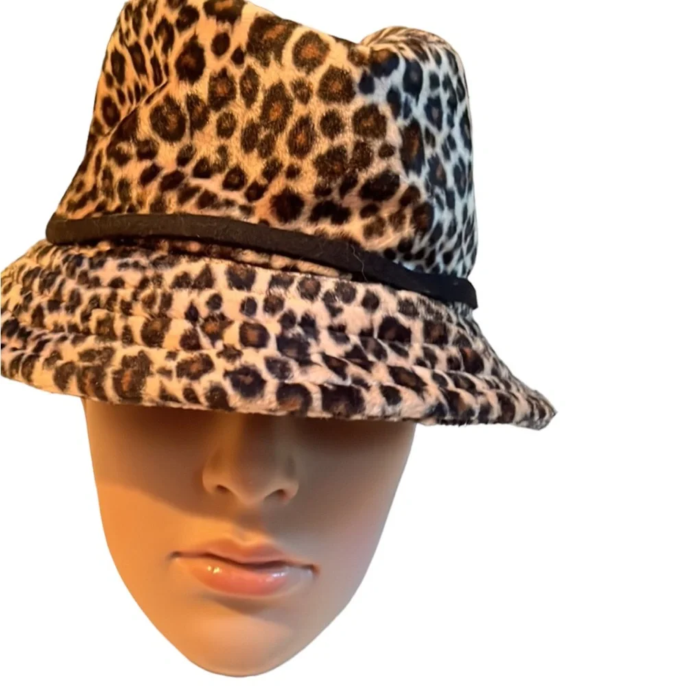 Betmar New York one size black & brown vintage animal print hat , lined