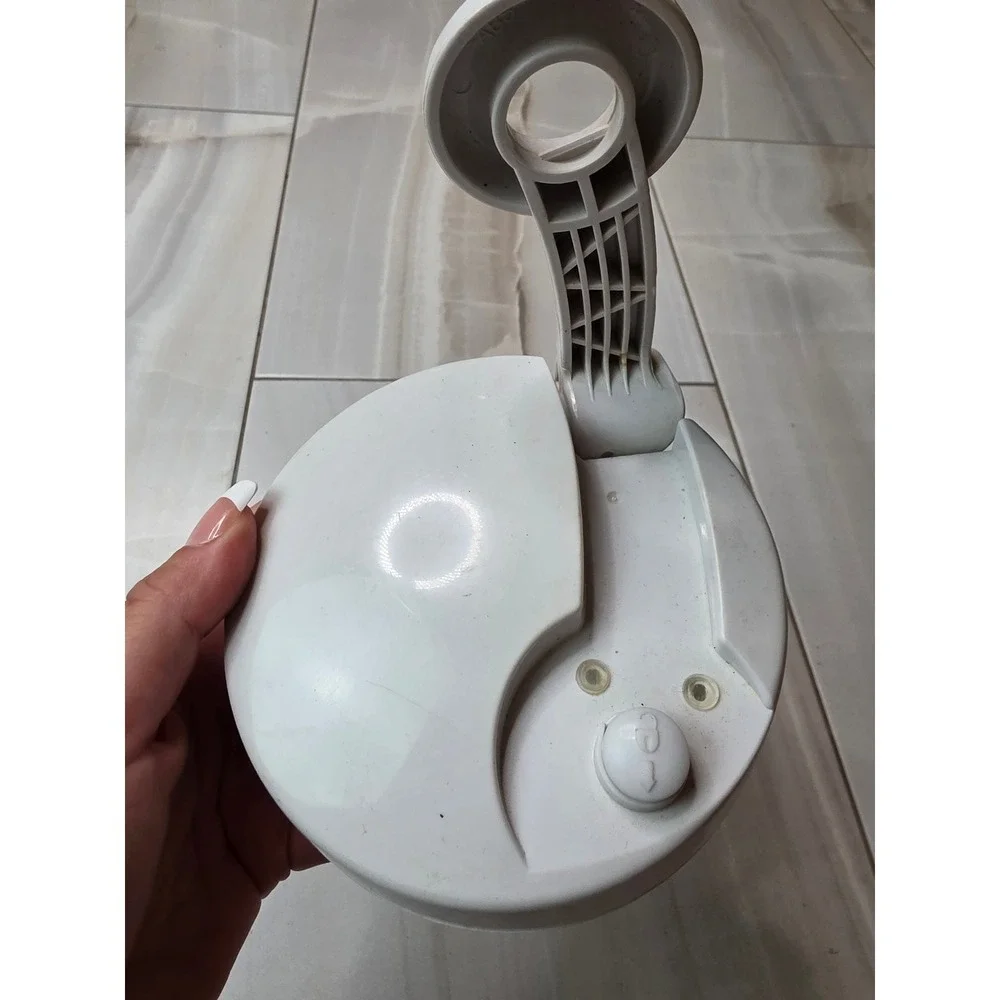 The Pampered‎ Chef Manual Food Processor 3 Cup White Hand Crank Chopper 2593 A2