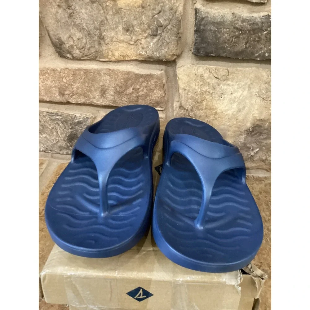 Sperry flow sandal