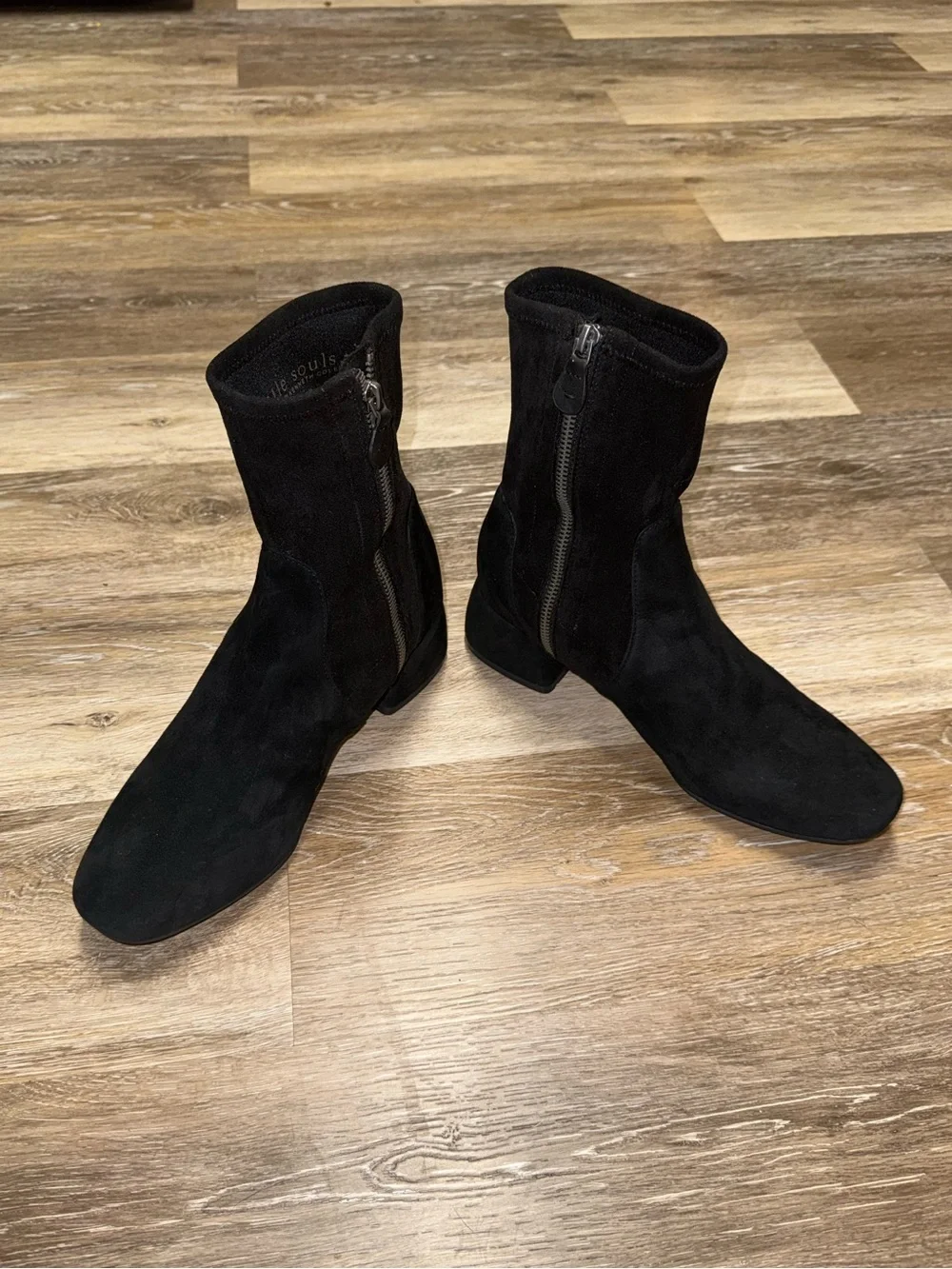 Kenneth Cole medium width