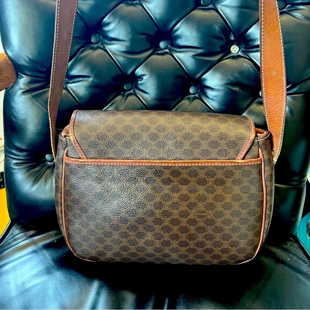 Celine excellent adjustable