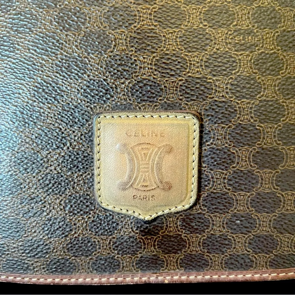 Celine excellent adjustable
