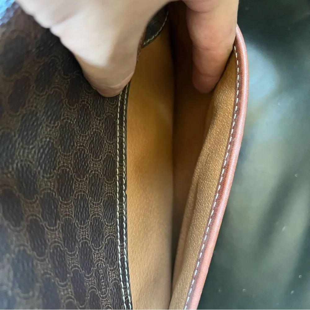 Celine excellent adjustable