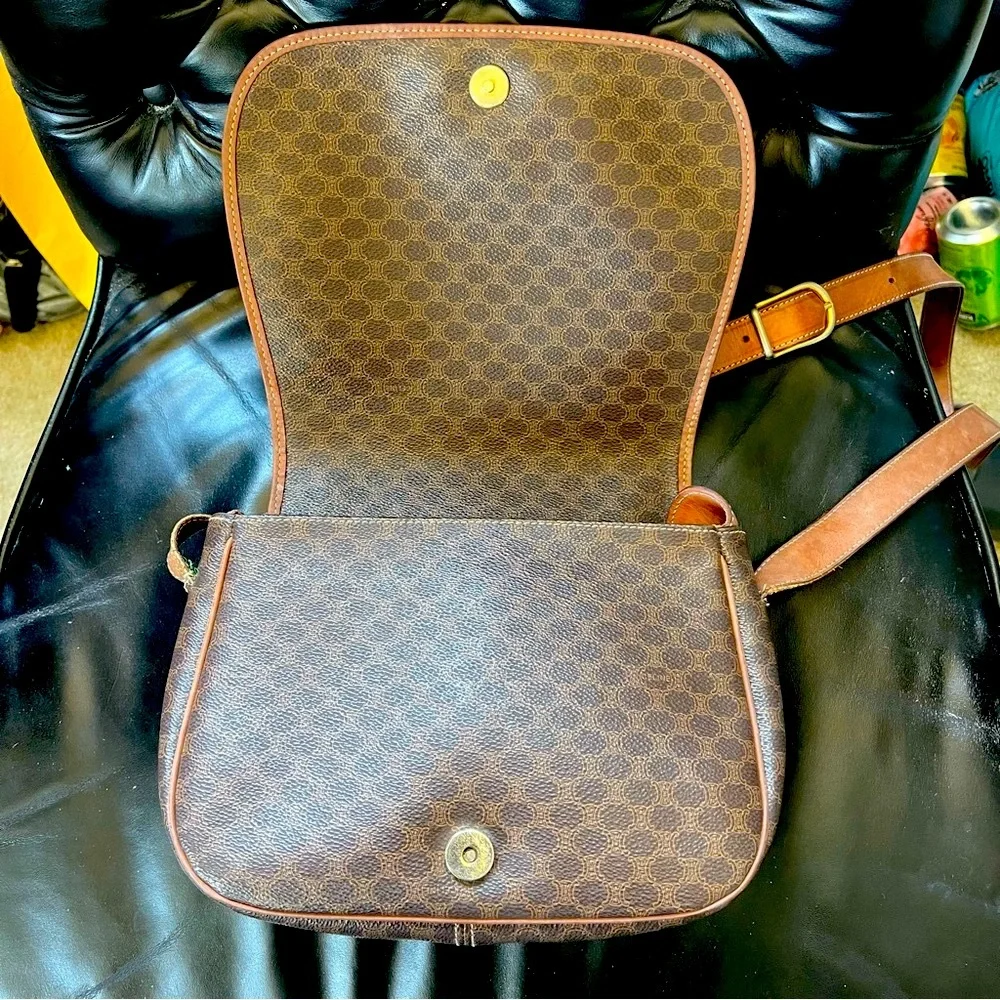 Celine excellent adjustable