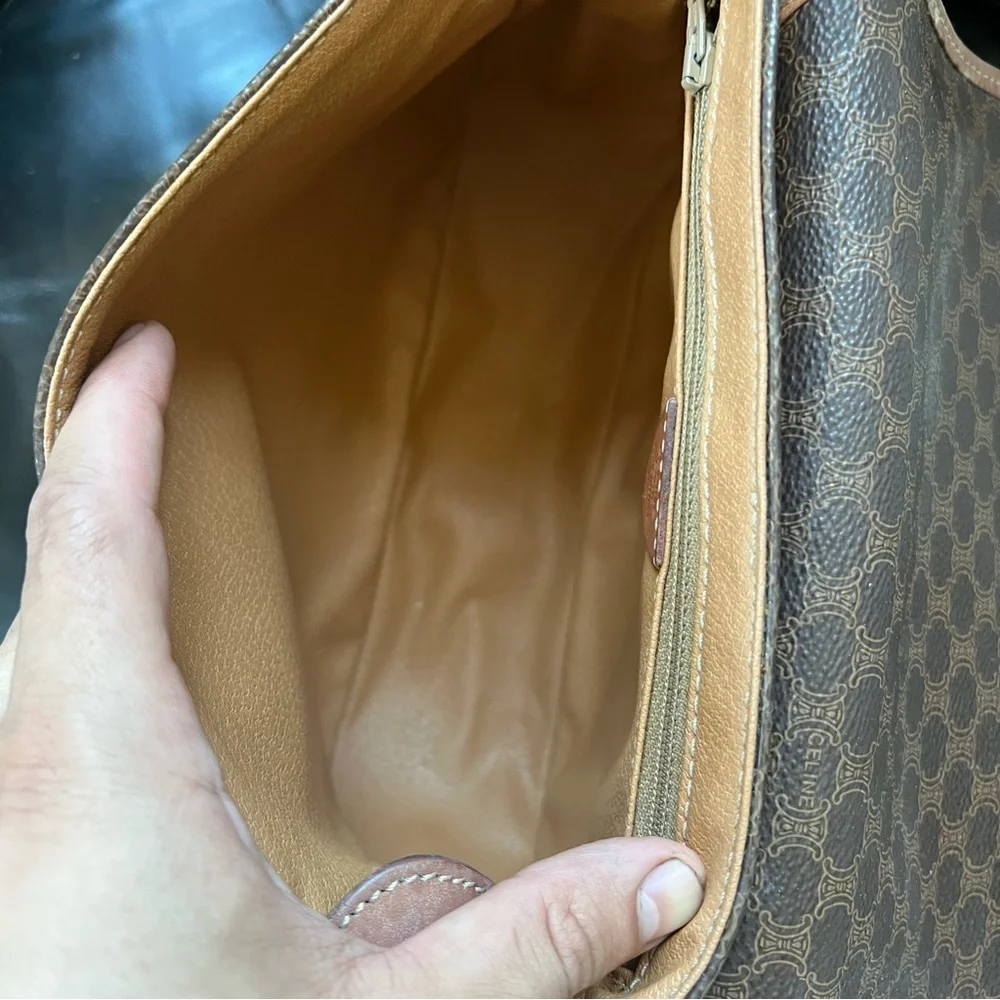 Celine excellent adjustable