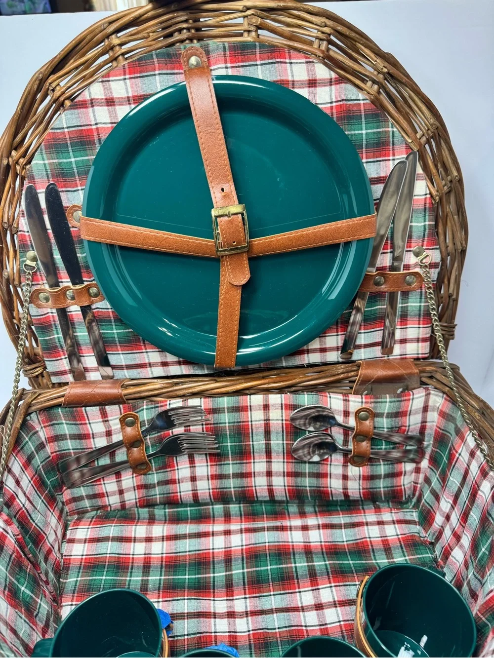 N/A portable wicker