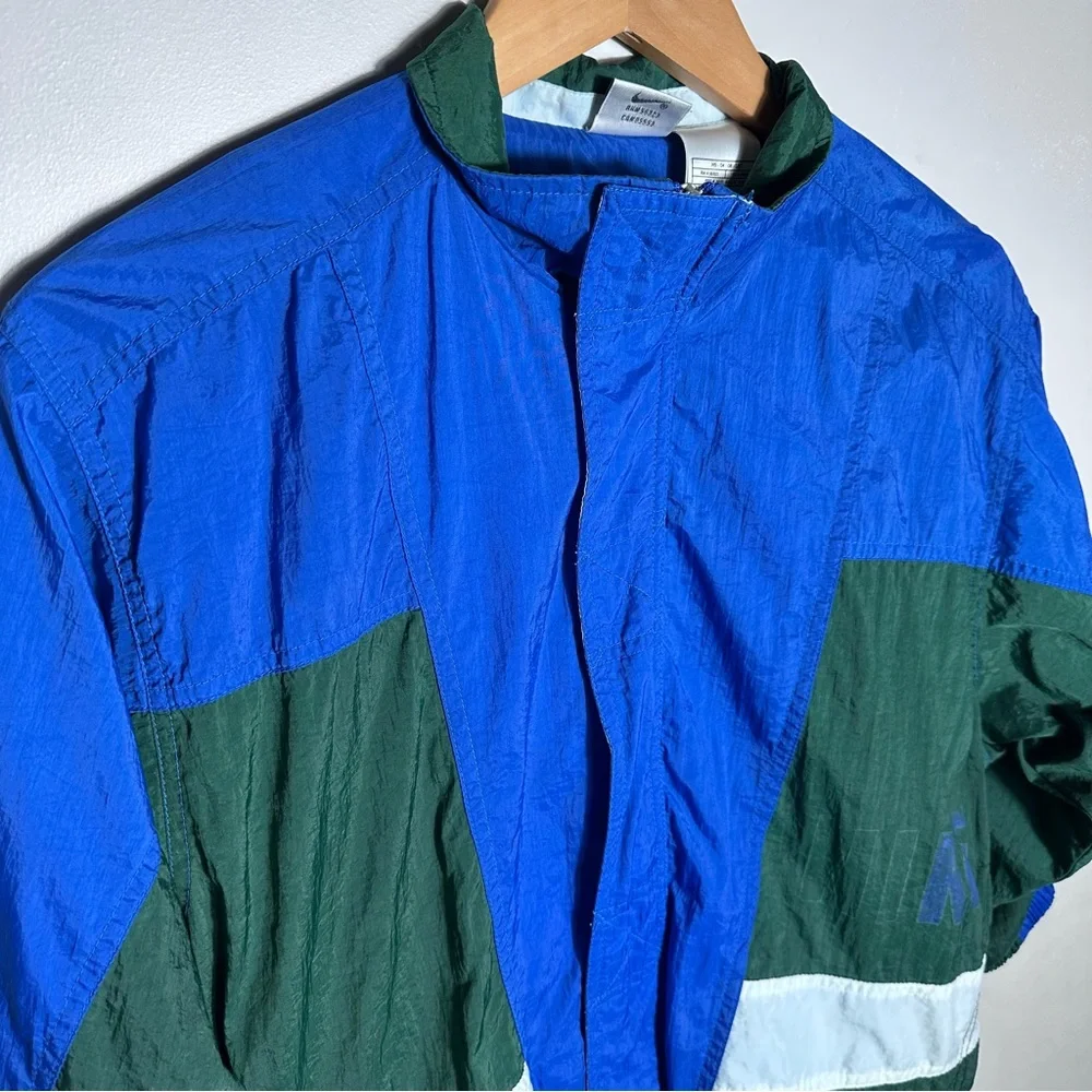 90s Vintage Nike Kids Blue and Green Colorblock windbreaker jacket