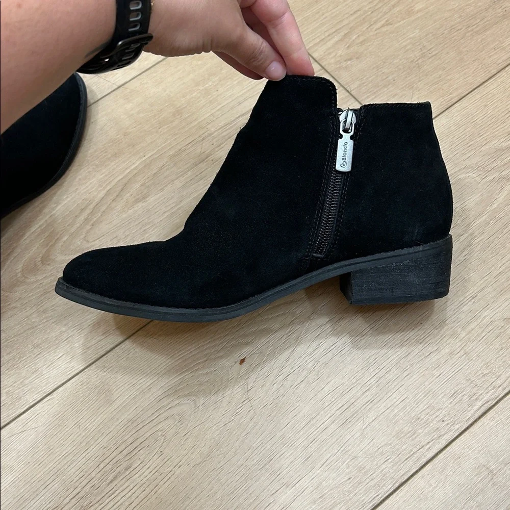 Blondo Suede Waterproof Liam Bootie Size 8.5
