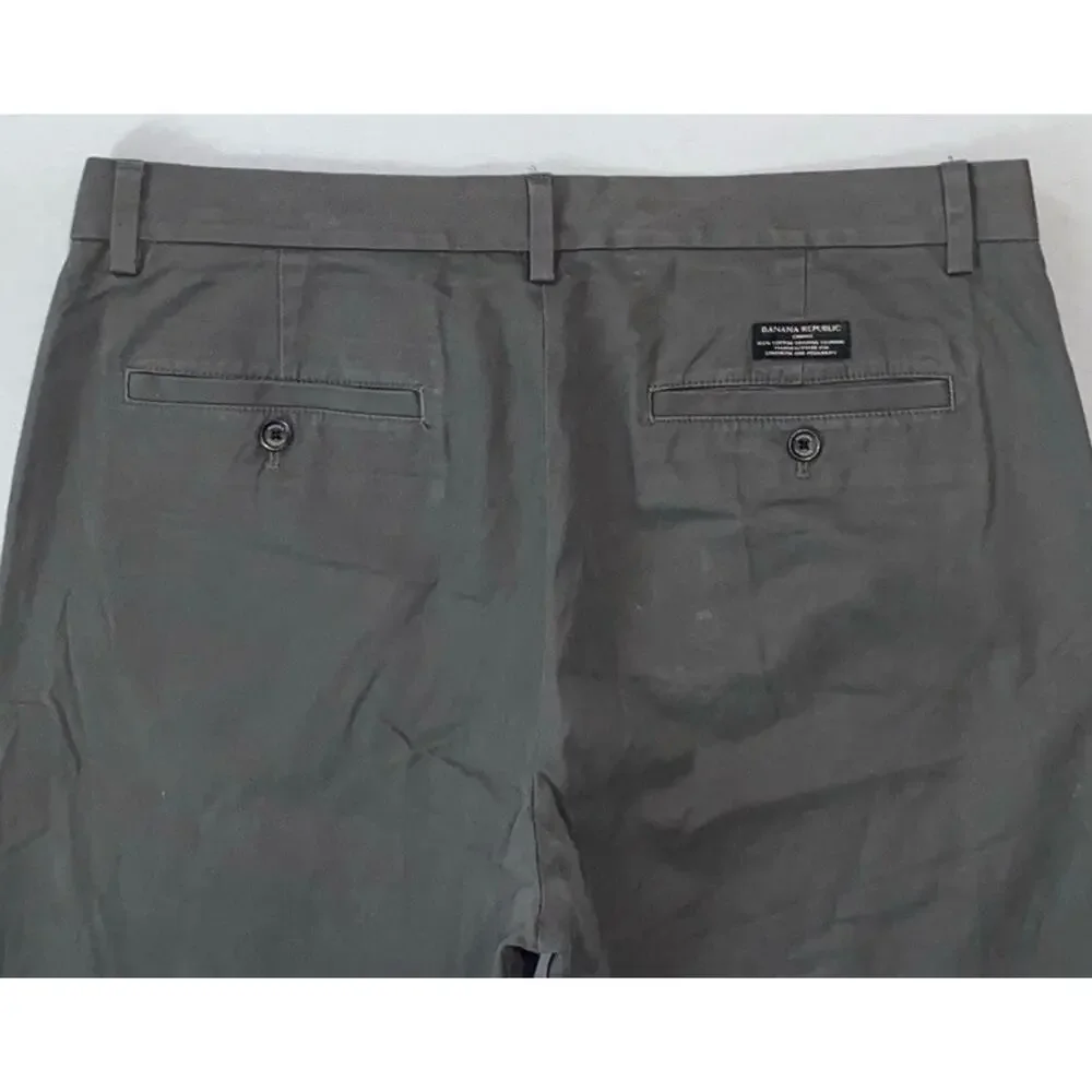 Banana Republic Aiden Fit Flat Front Cotton Chino Pants. Gray, Men's 34X30. GUC!