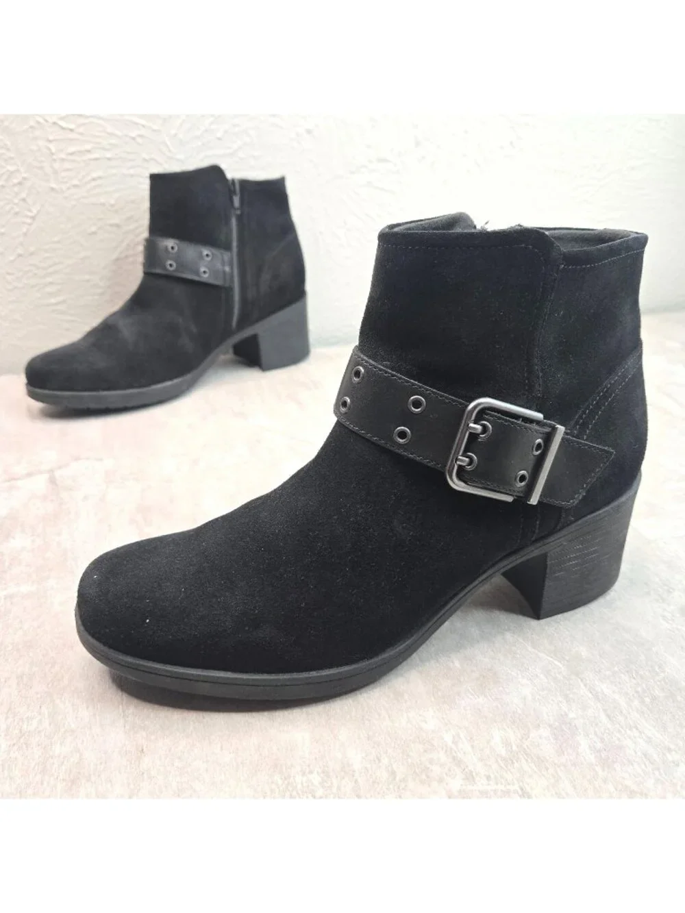 Clarks Block Heel Ankle Boots 9.5 Black Suede‎ Grunge Biker Moto Buckle Booties