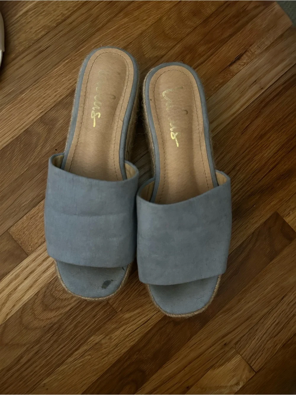 Lulus stylish light