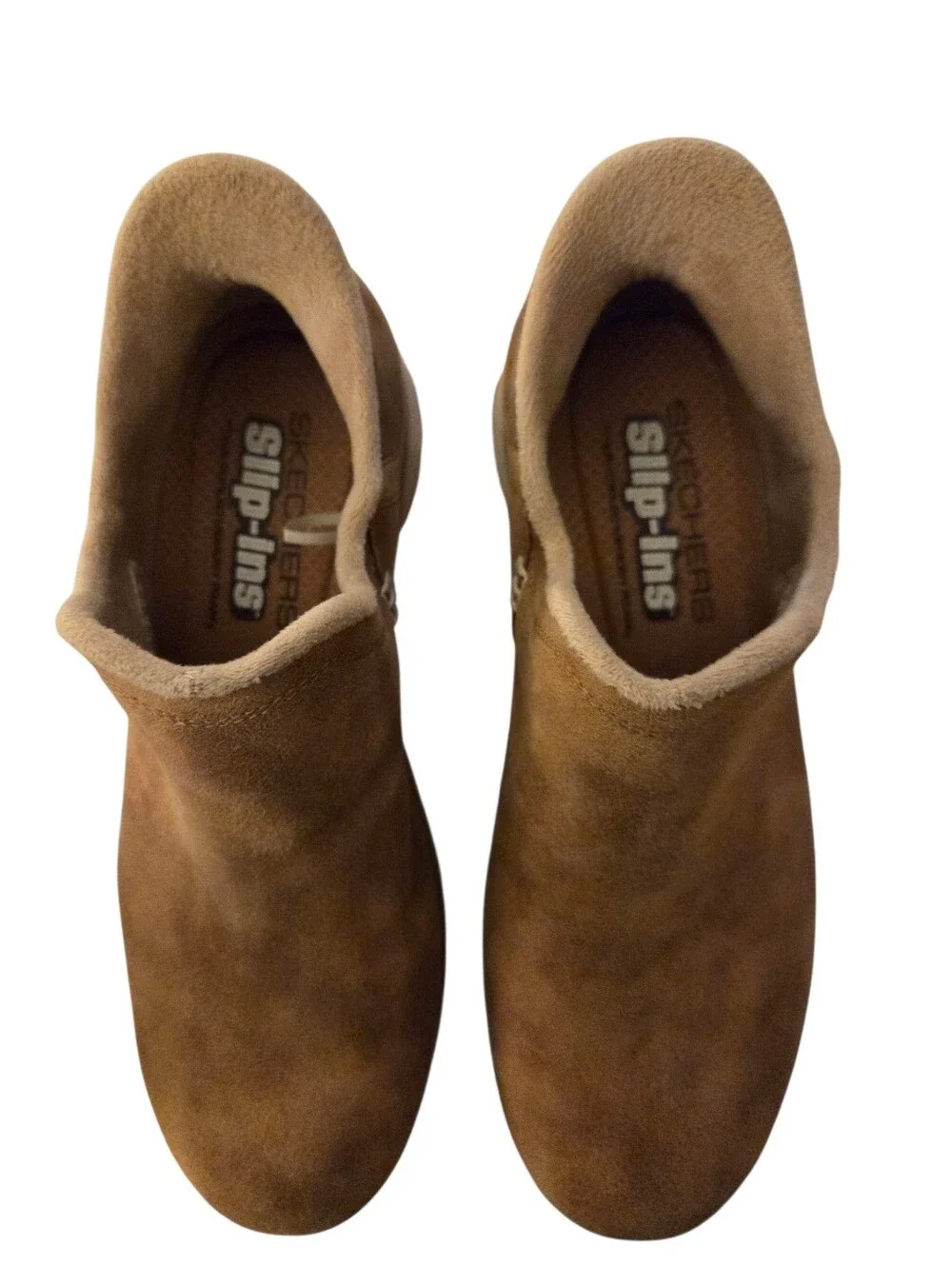 Skechers suede like