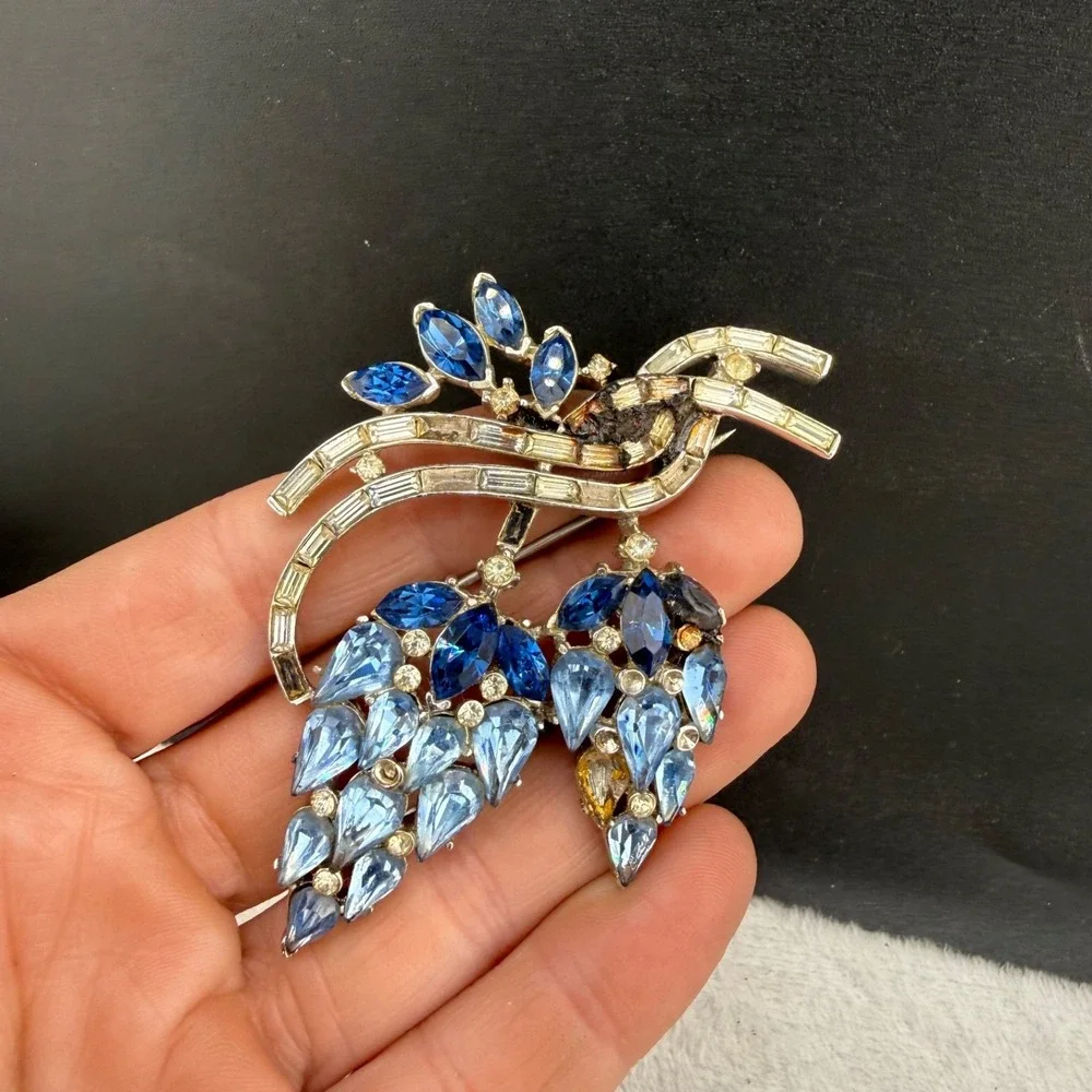 Trifari read brooch