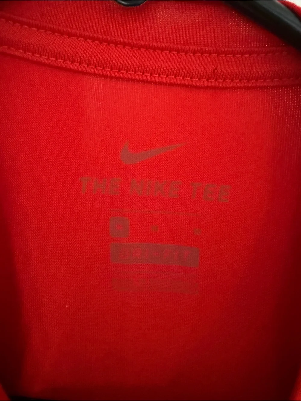 Nike bold red
