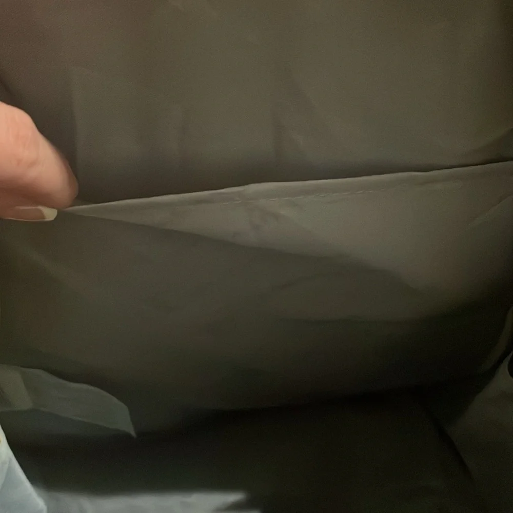 Champion kept closet sleeve