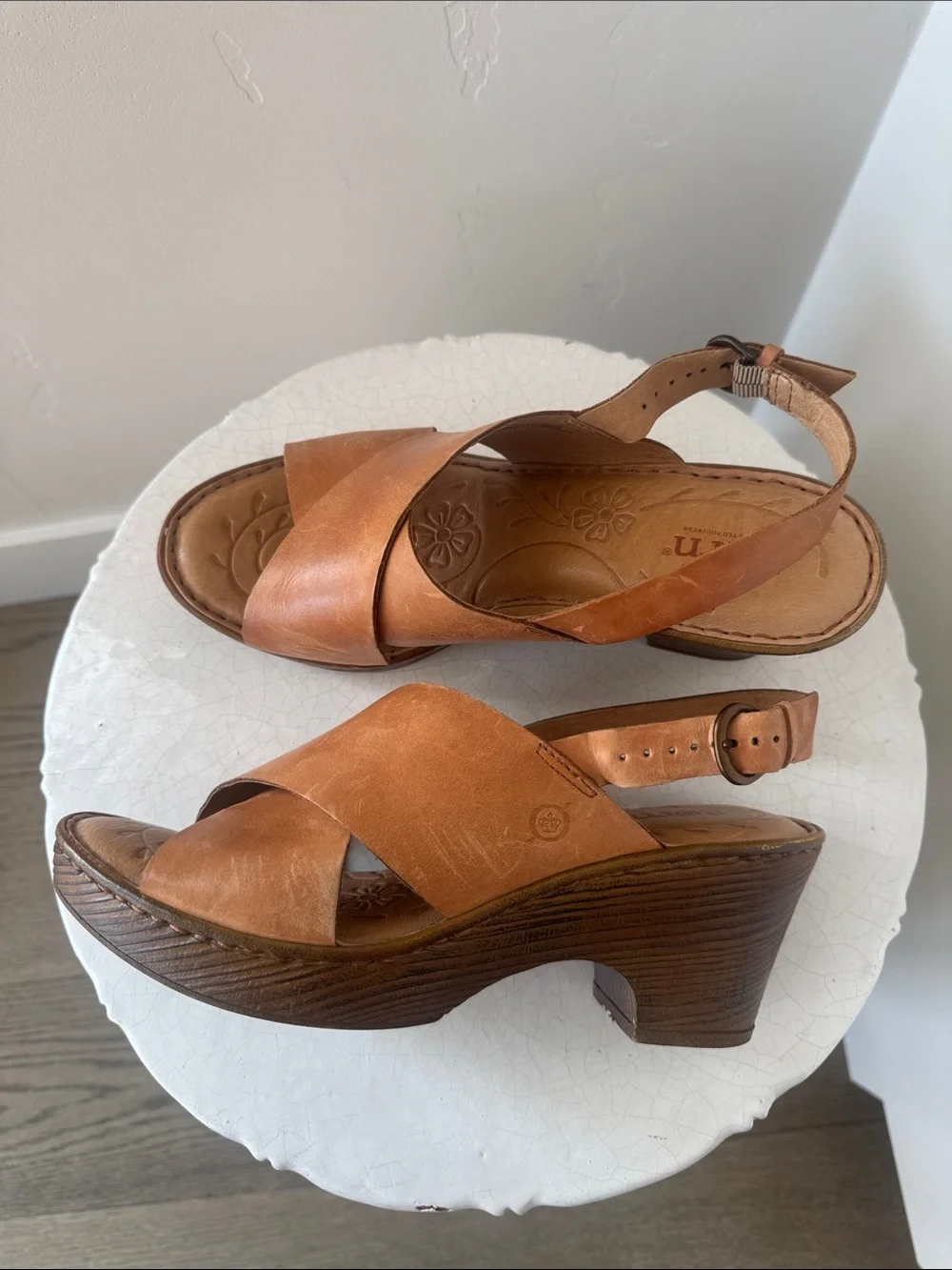 Born Women's Tan Camel Leather Crossover Slingback Sandals Platform Size 10 EUC