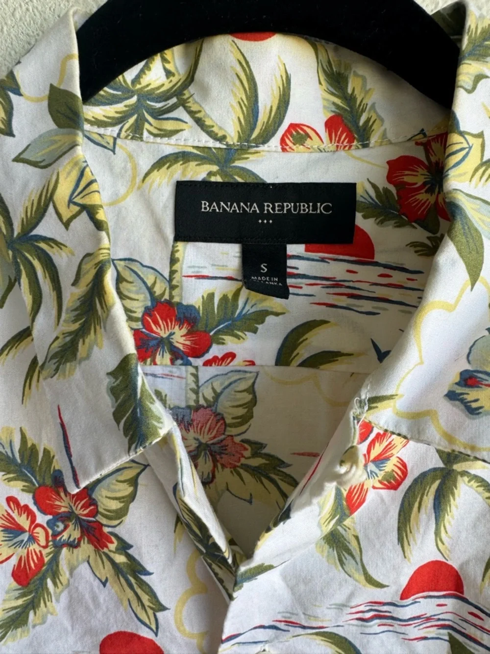 Banana Republic vacation print wear