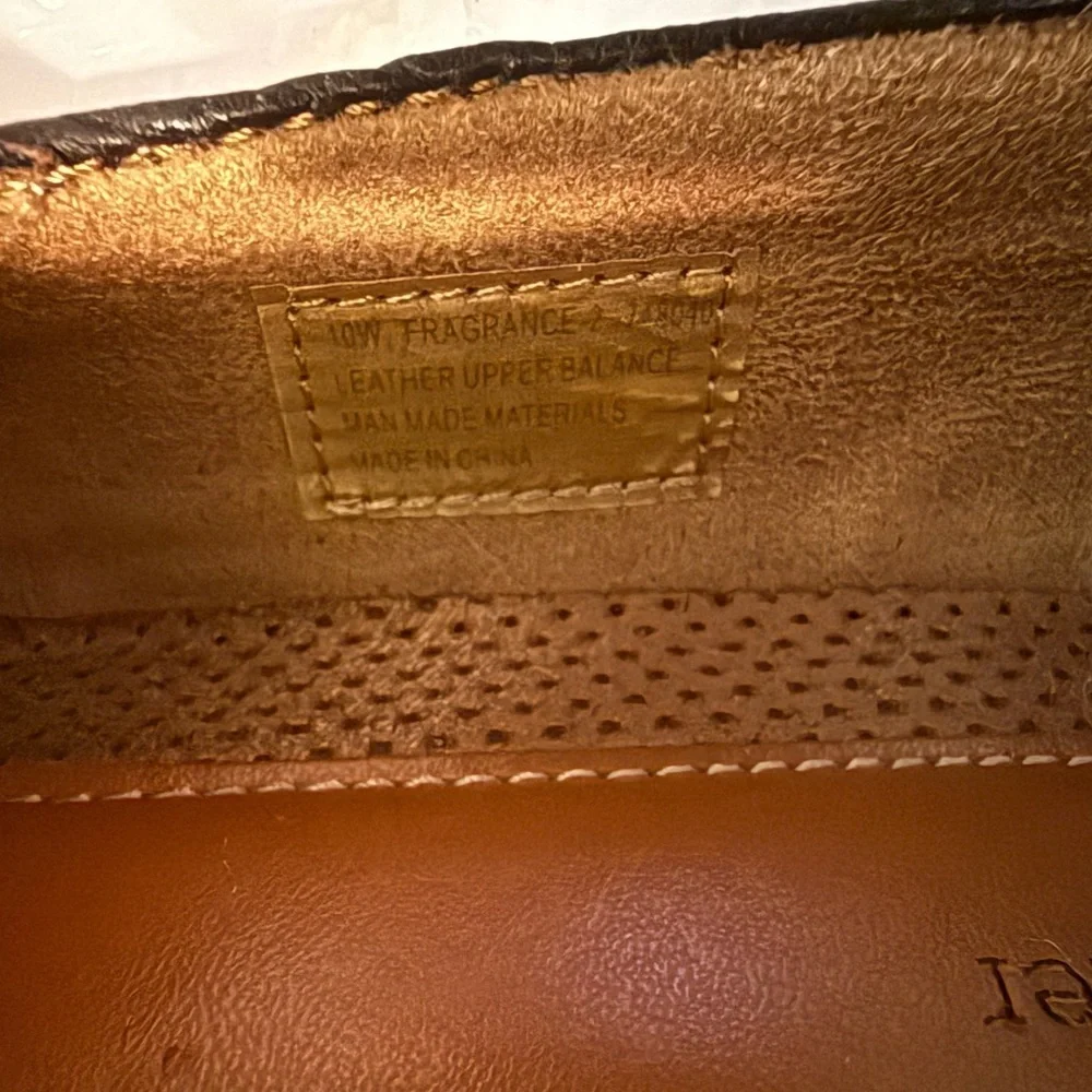 Naturalizer these men’s