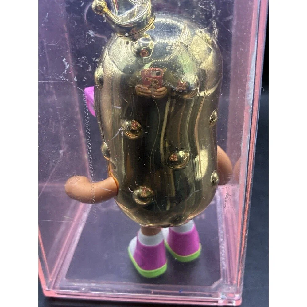XOX KWEENIE QUIRKY KWEENS KWEEN OF Pickles Gold 4