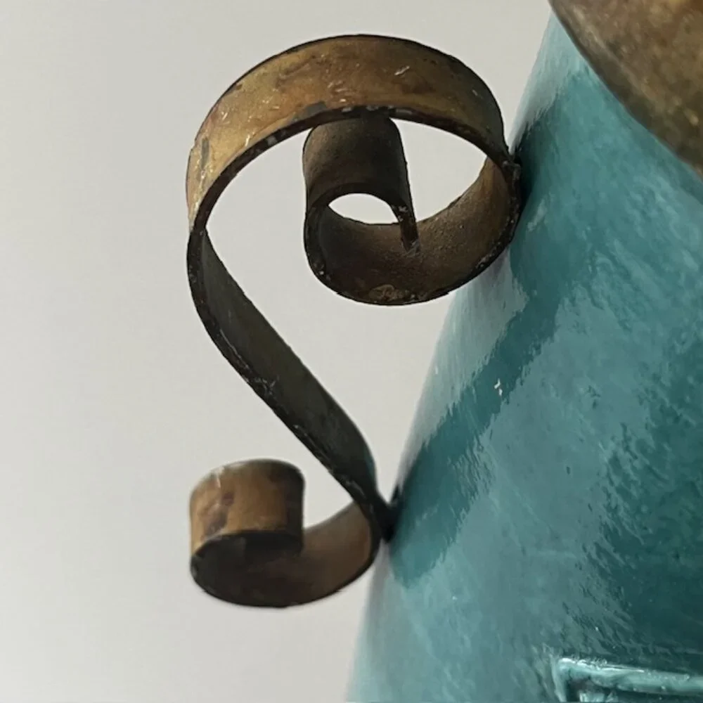 N/A beautiful vase