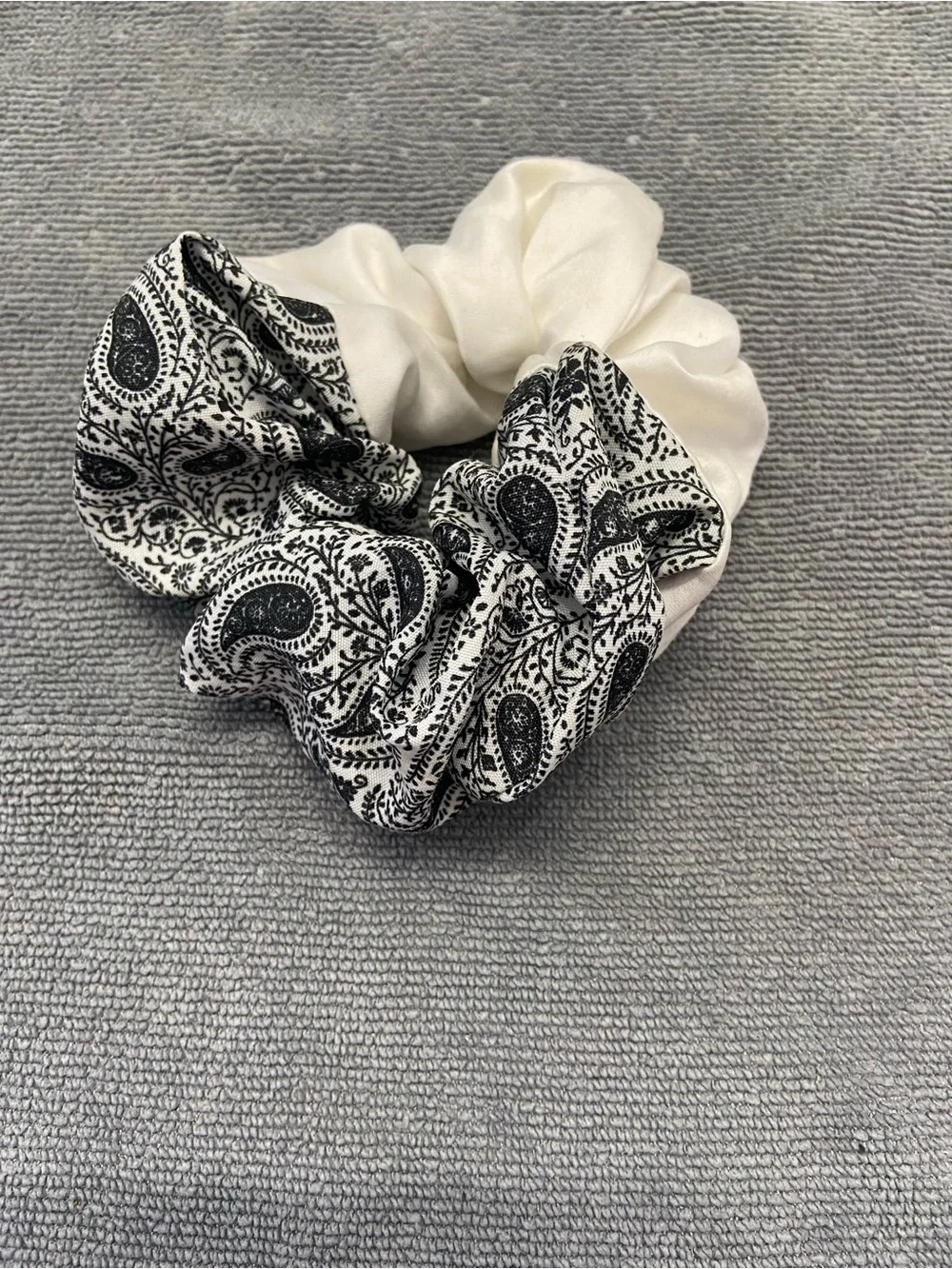 🔆Free with any purchase 🔆 Paisley Satin Scrunchie