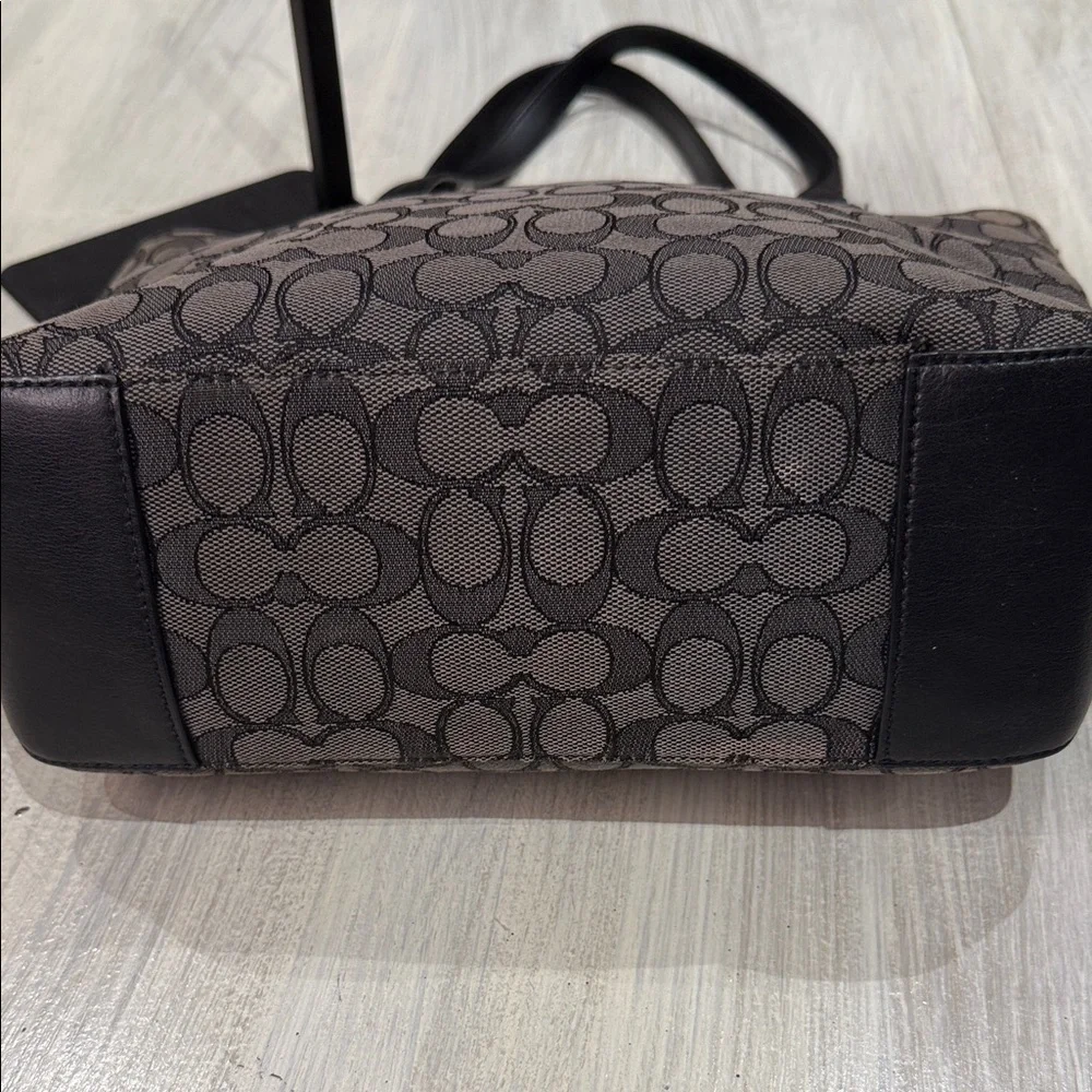 Coach stylish tote