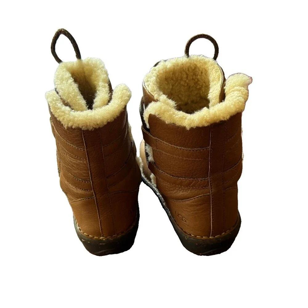UGG CASPIA 1932 tan leather lace-up ankle boots with sheepskin lining US 8 EU 39