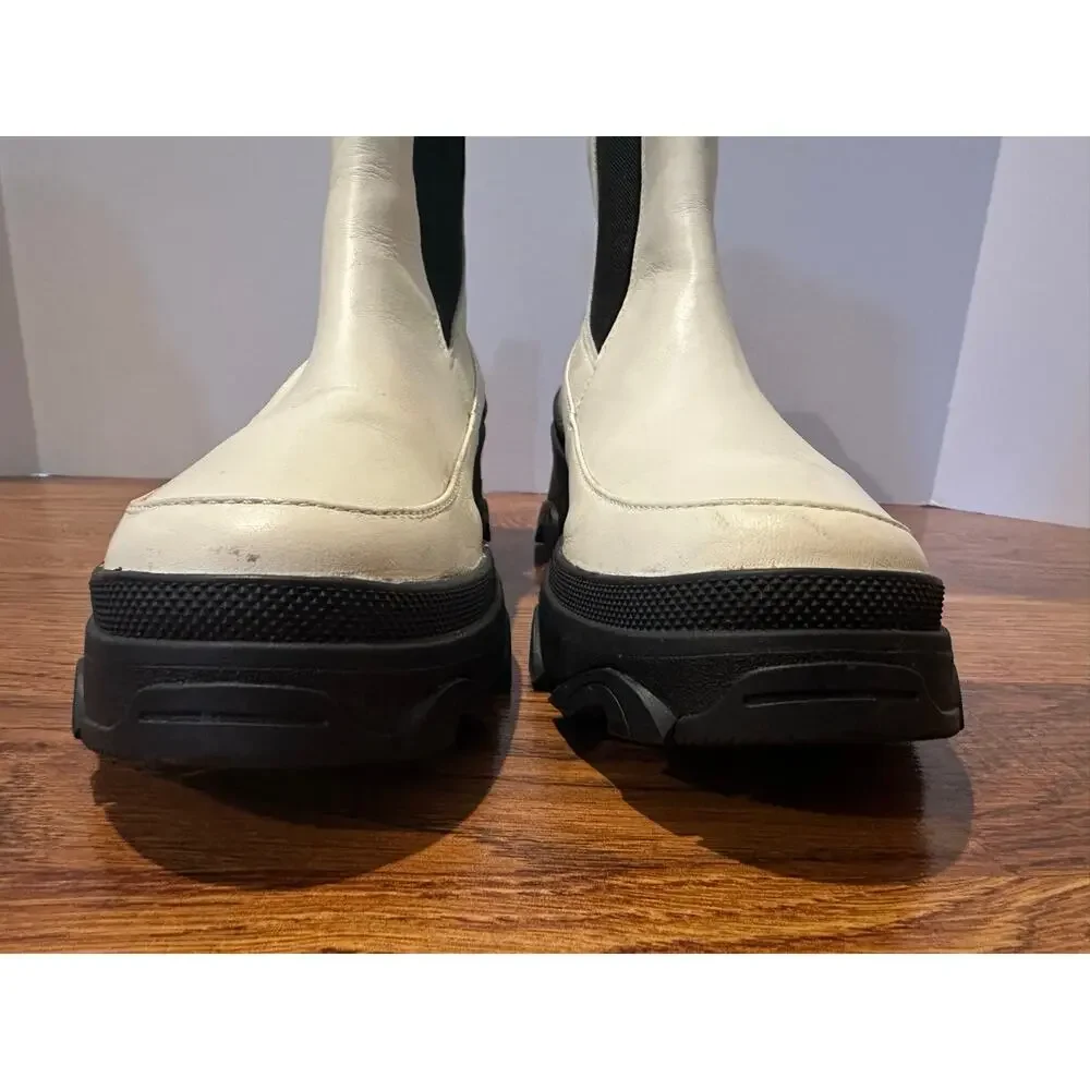 Sorel modern style