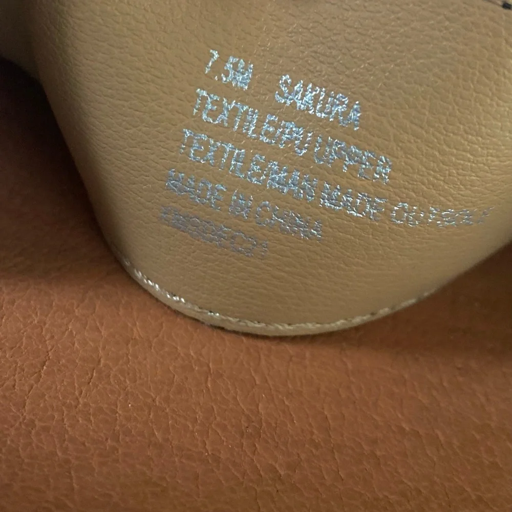 Tommy Bahama description step