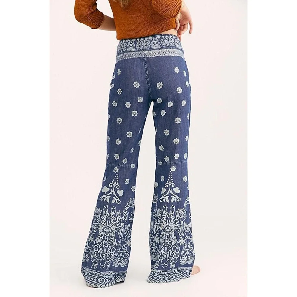 Free People We The Free Janis Printed Flare Jeans Dark Wash Paisley Floral 27