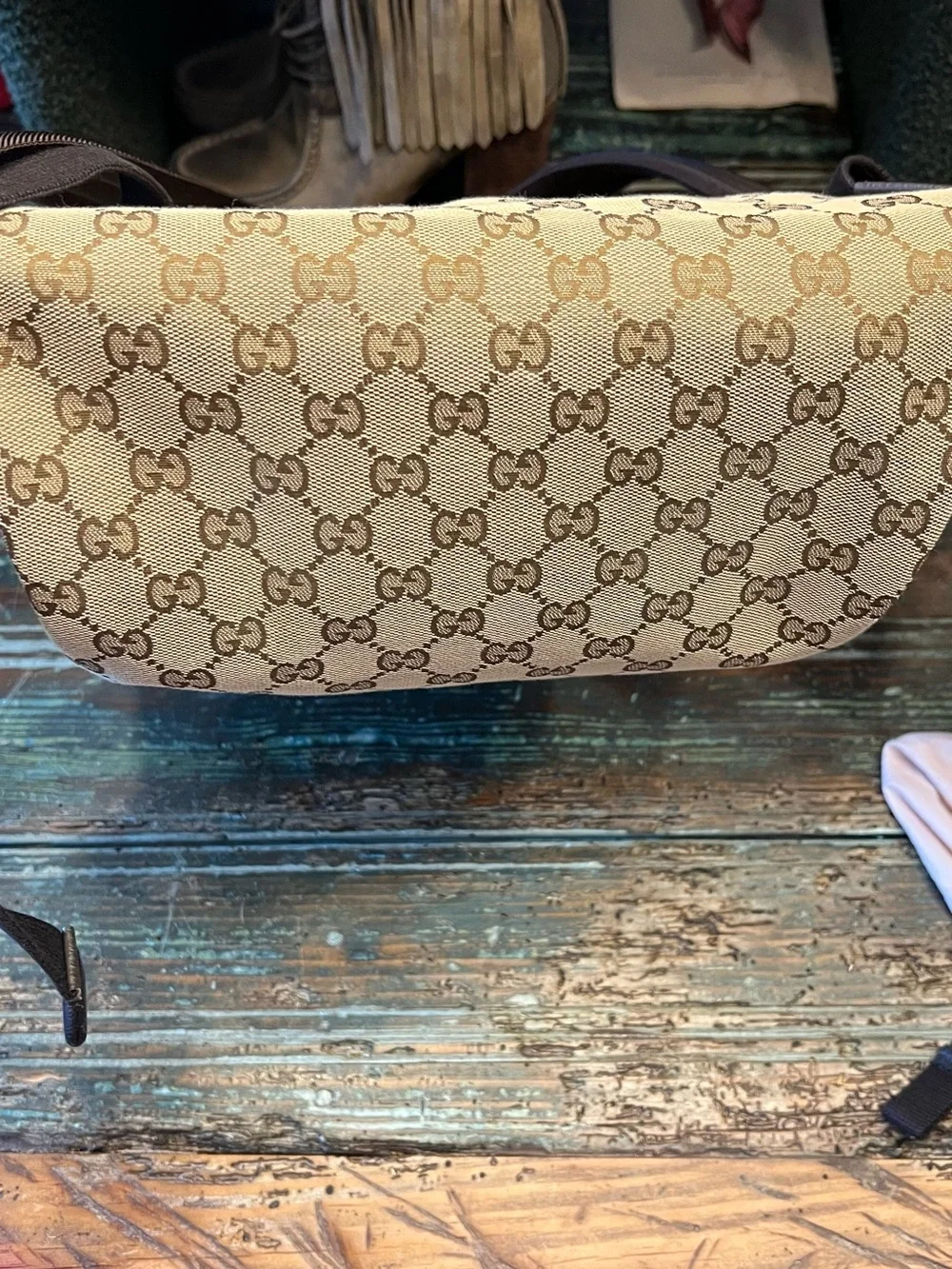 Gucci classic monogram