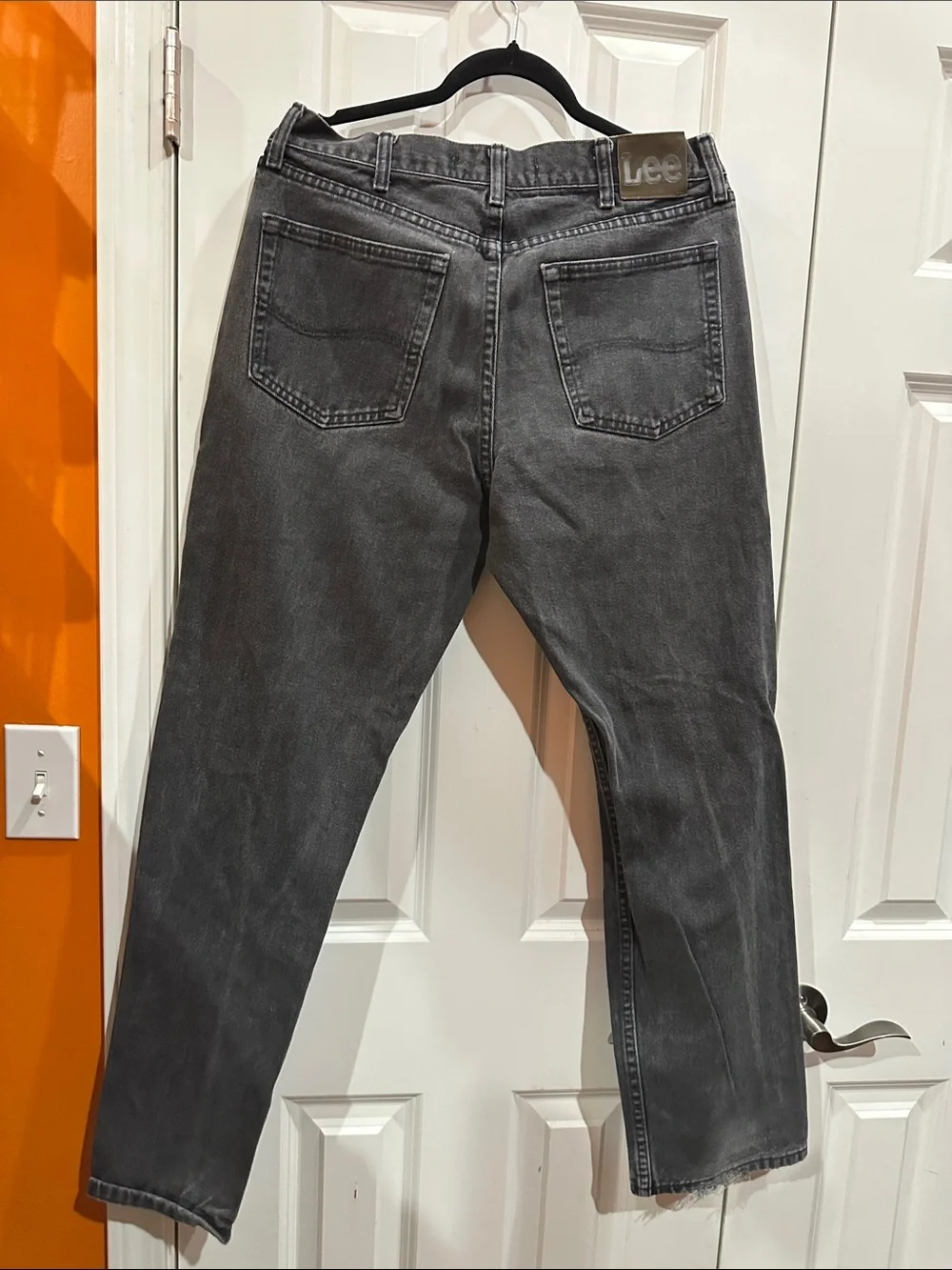 Lee daily by staple