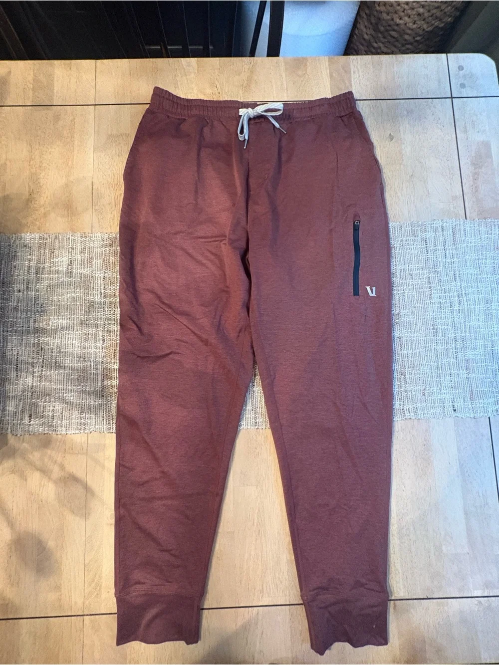 Vuori comfortable joggers