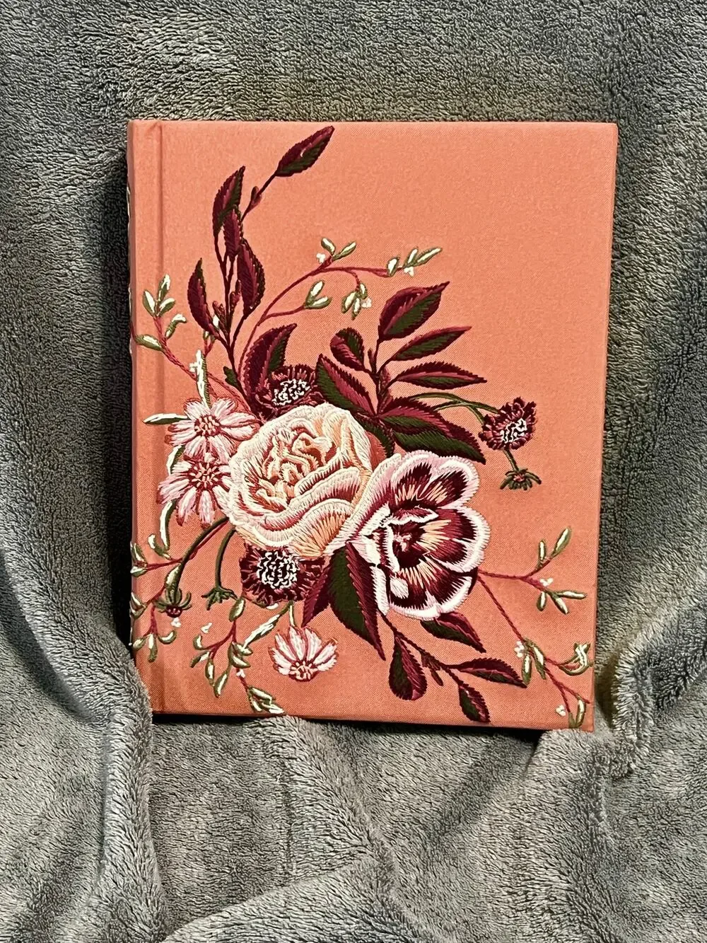 Hosanna Revival CSB Notetaking Bible Embroidered Rosedal Theme Design