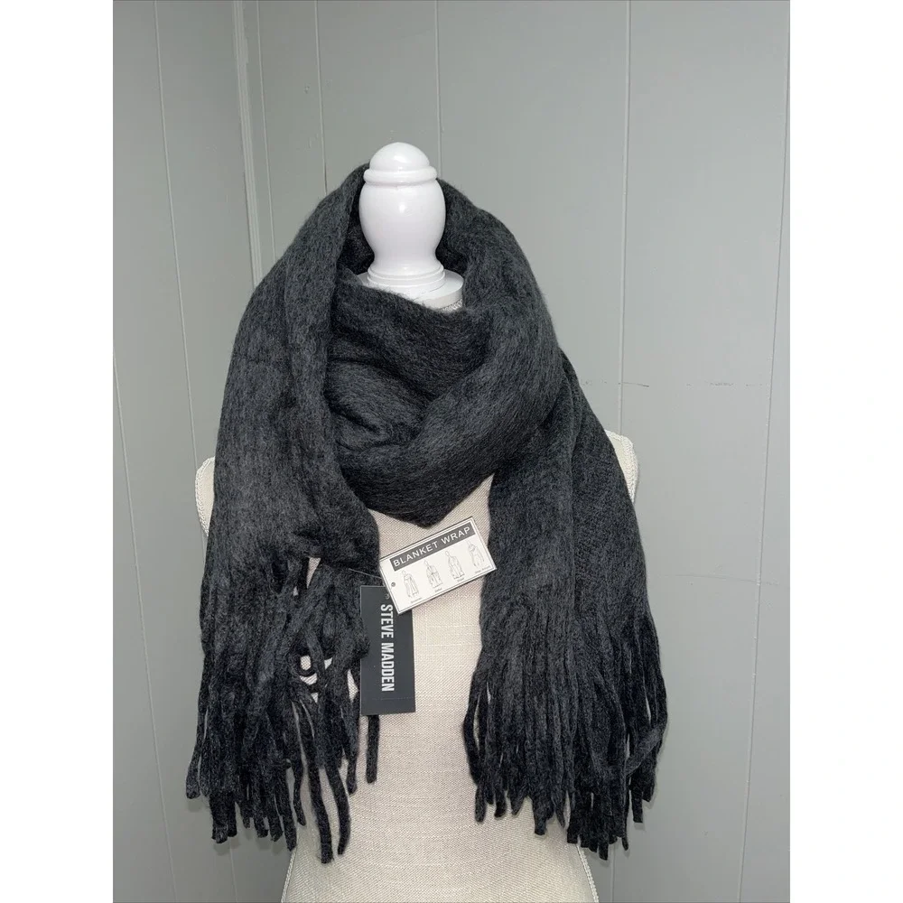 STEVE MADDEN oversized super soft knit long fringes women's‎ scarf muffler BLACK