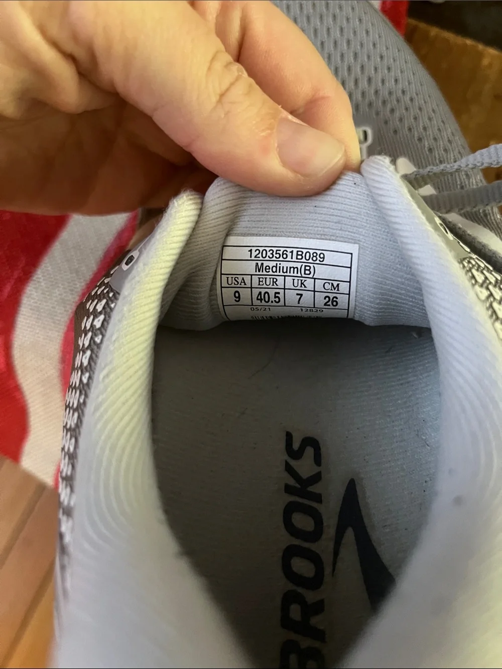 Brooks easy gray