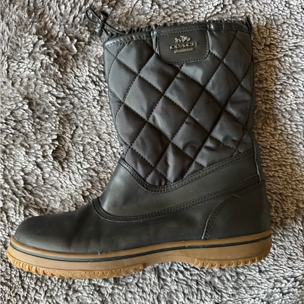 Coach elegant quilted