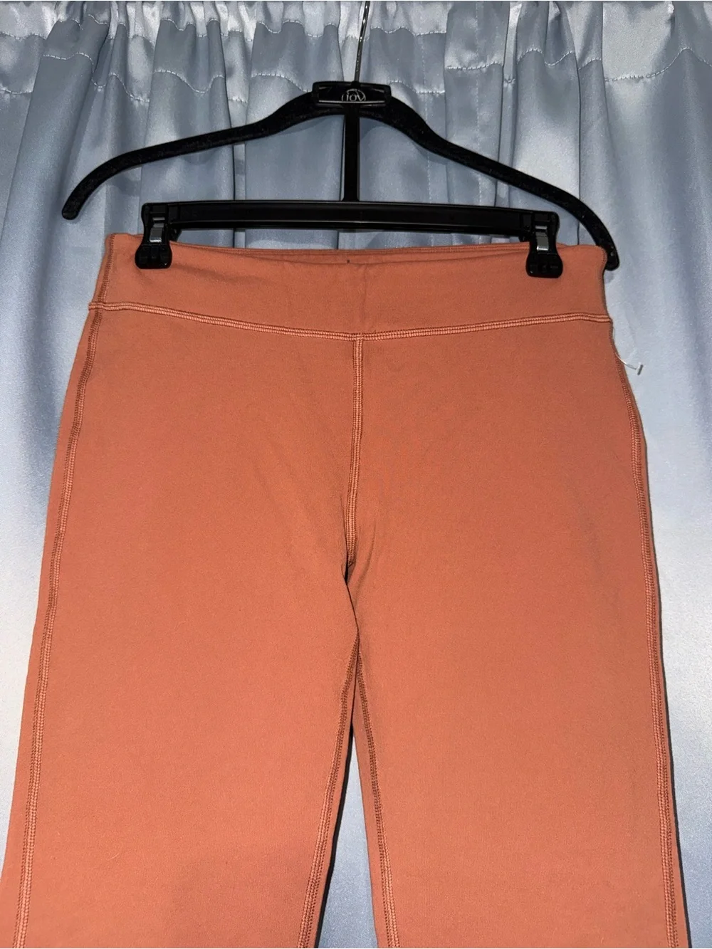 ALO Yoga soft stretch