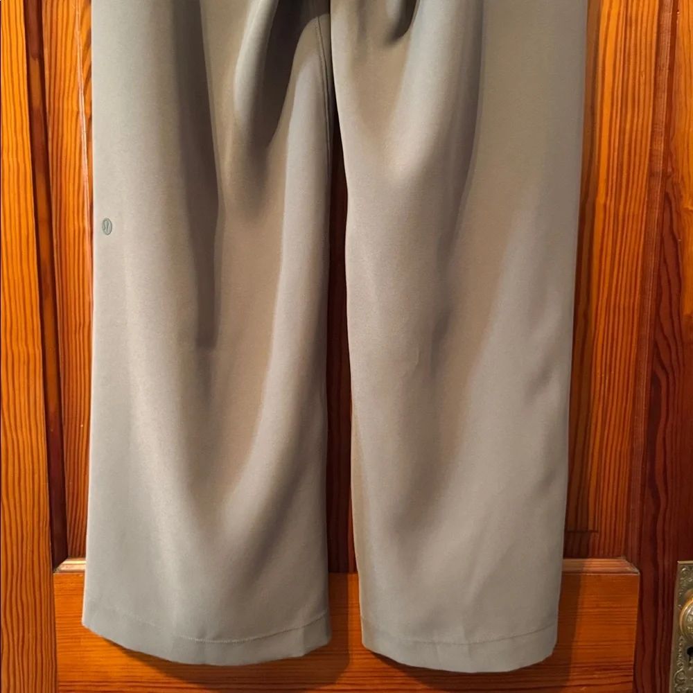 lululemon athletica excellent pre