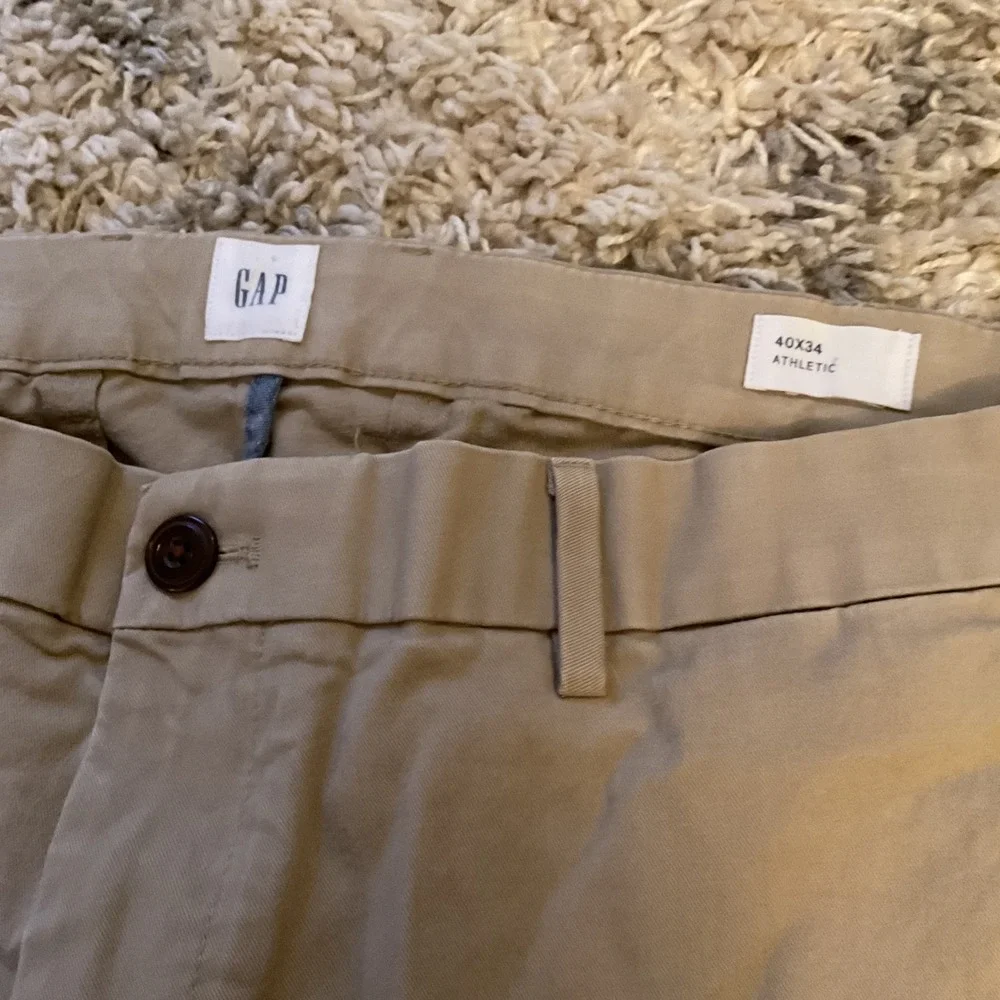 GAP classic khaki