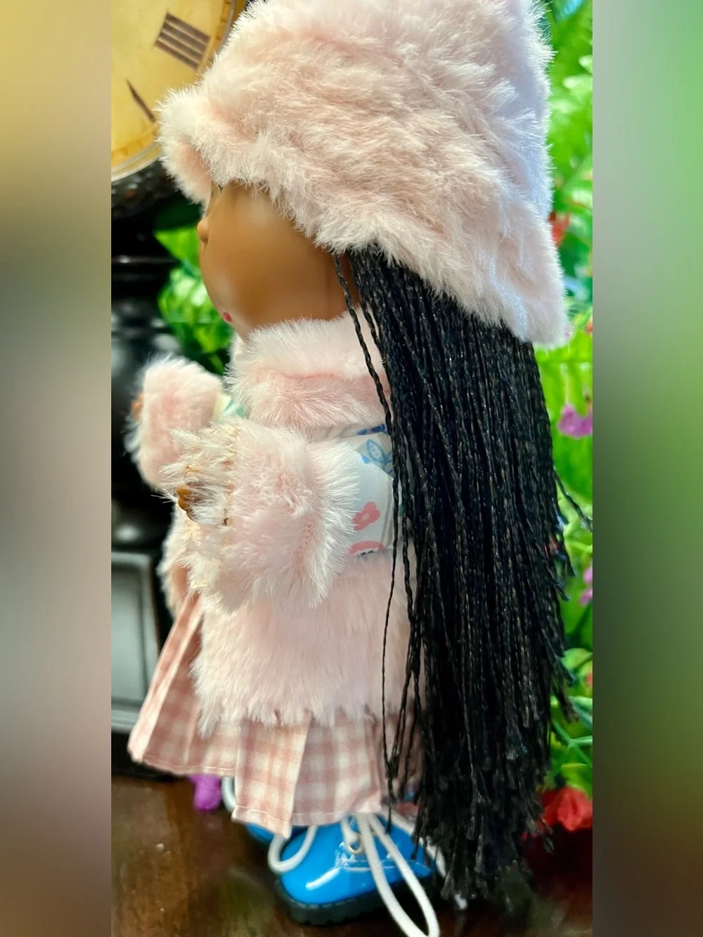 MIA nwt 9”