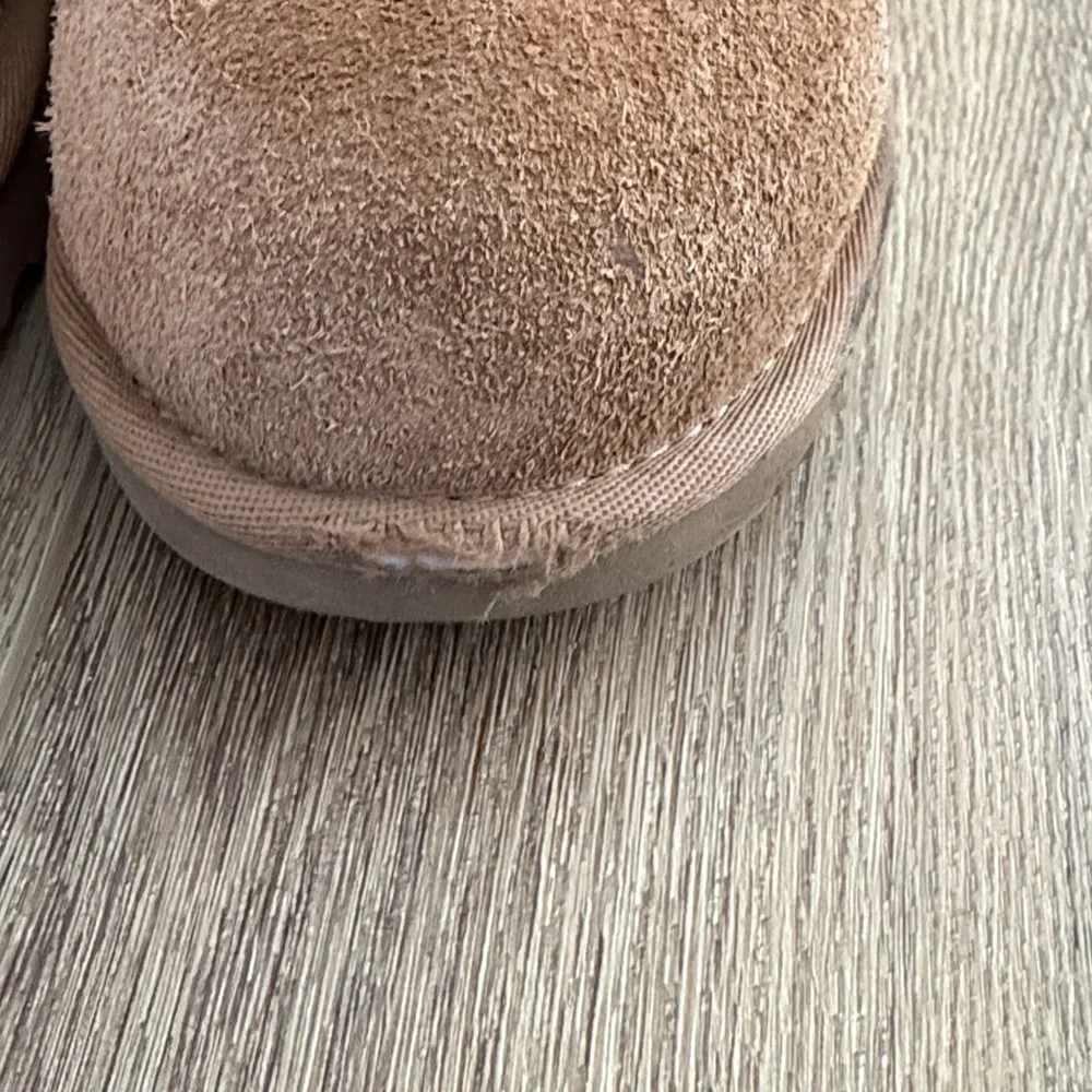 UGG see photos