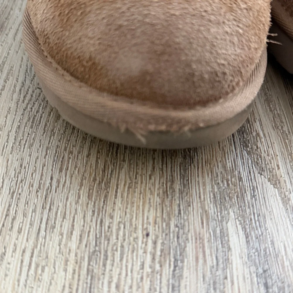 UGG see photos