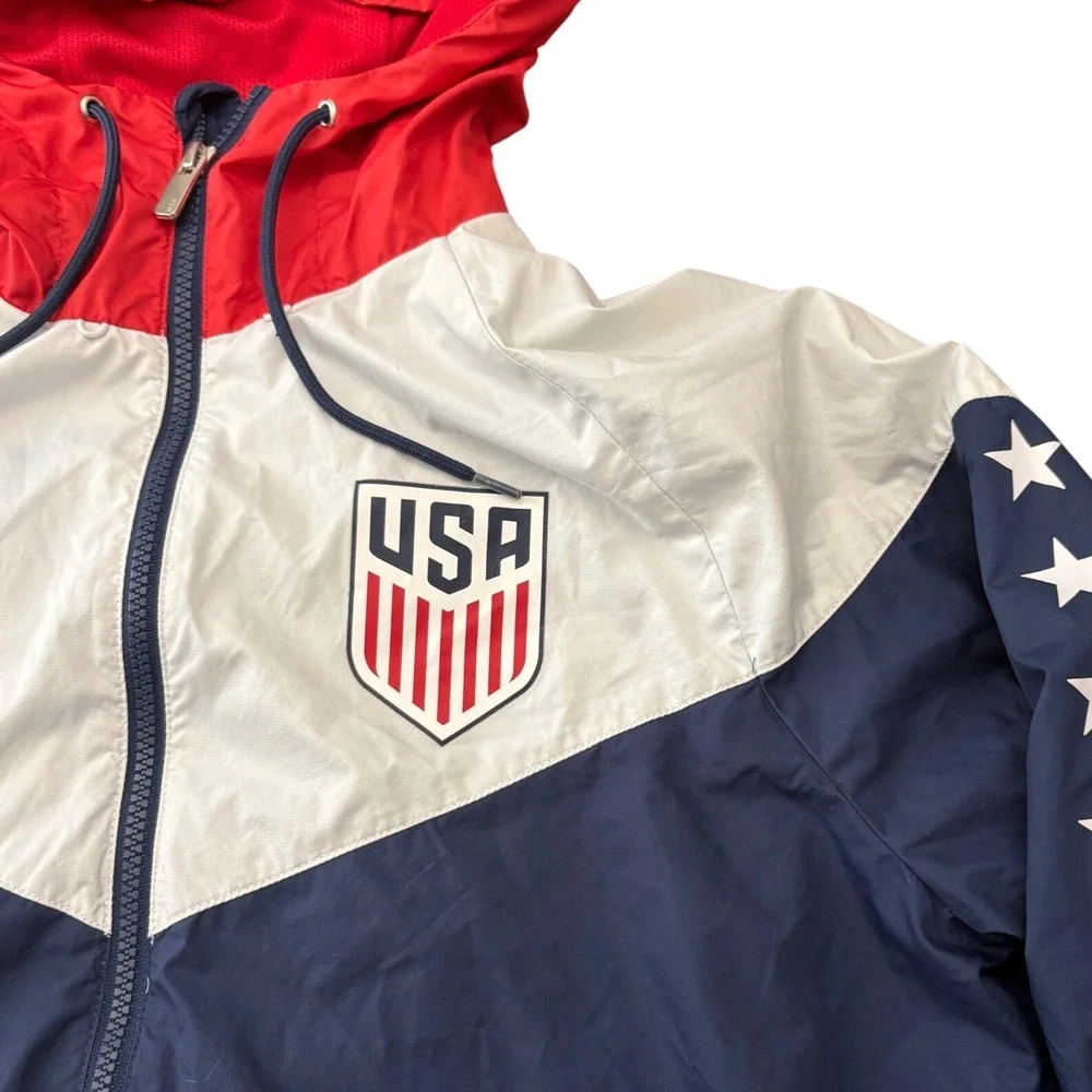 Nike sportswear windrunner