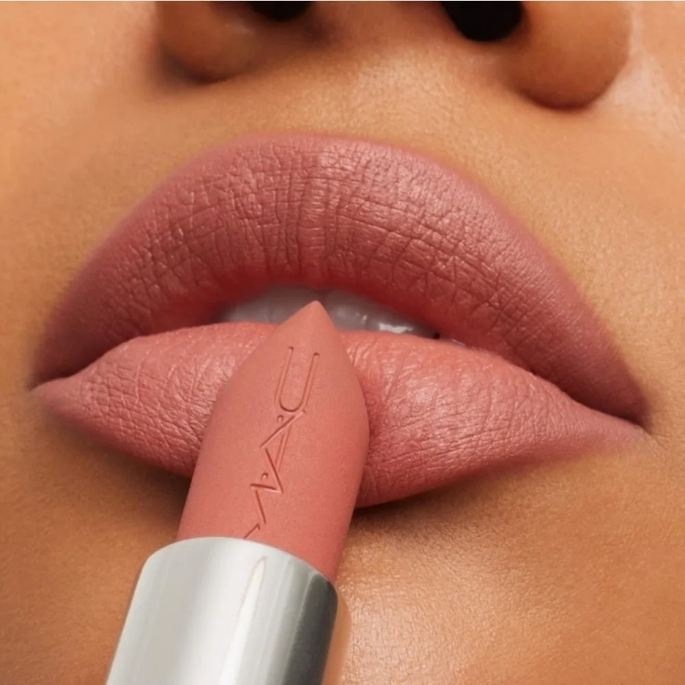 MAC Cosmetics silky matte
