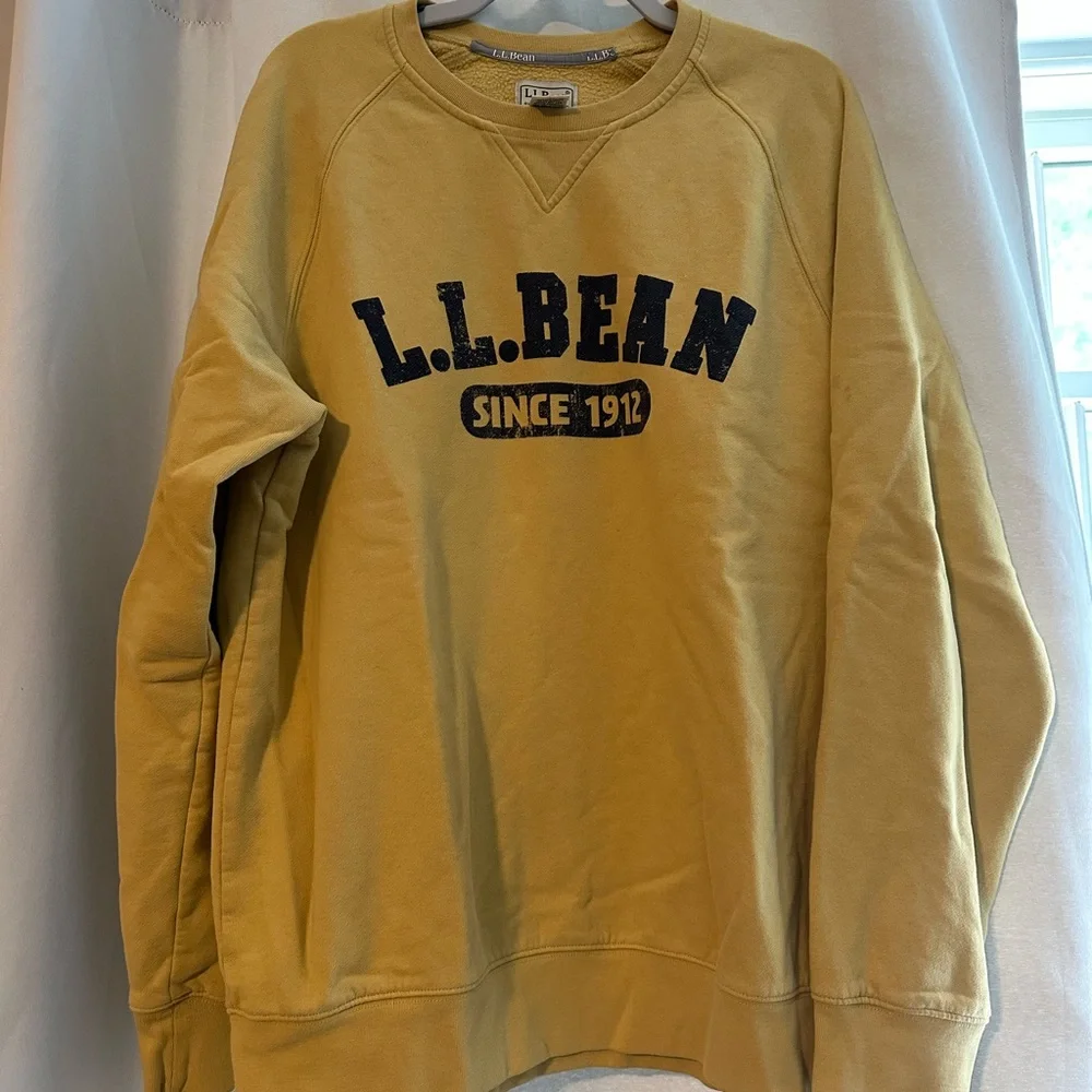 L.L. Bean Men's Crewneck Sweatshirt in Yellow with Navy Logo