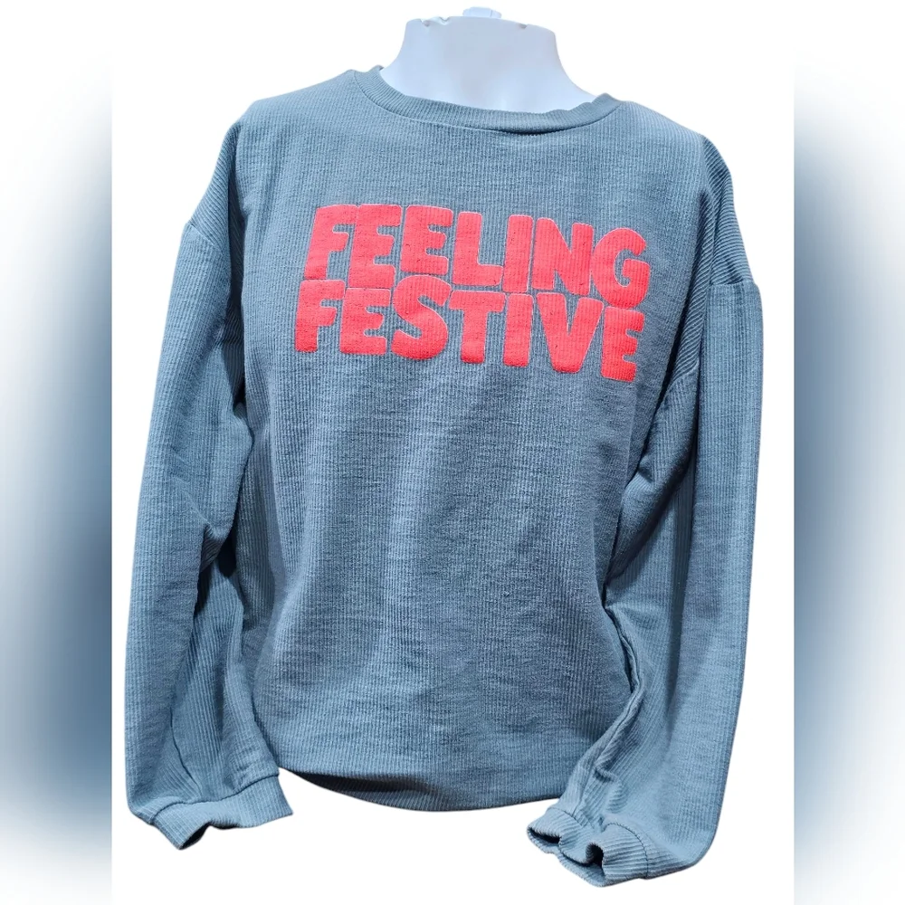 Women's Over Sized Feeling Festive‎ Gray Holiday Sweater Size Medium