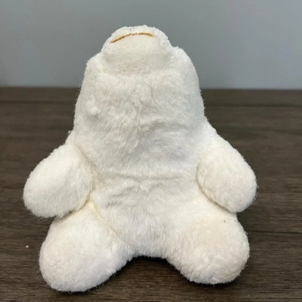 The Unbranded Brand gund vintage